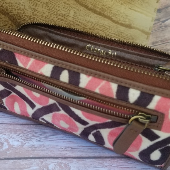 (RARE FIND) Juicy Couture Breast Cancer Awareness - Picture 6 of 8